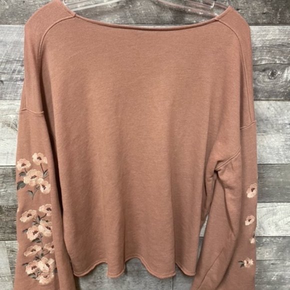 AMERICAN EAGLE Flare Flower Sleeve Sweatshirt Sweater Size: XL **EUC** - Picture 2 of 4